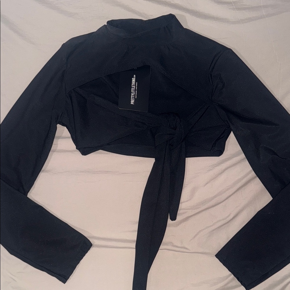 PrettyLittleThing Elegant Black Crop Top